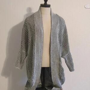 Aeropostale black and white‎ knit cocoon cardigan size Medium